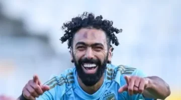 رحيل مرتقب.. أزمة المستحقات المالية تهدد بقاء حسين الشحات مع النادي الأهلي